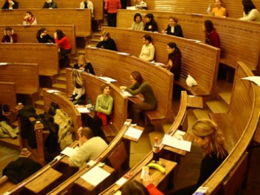 Guvernul României a aprobat oferirea a 30 burse de studii anual pentru studenţi palestinieni